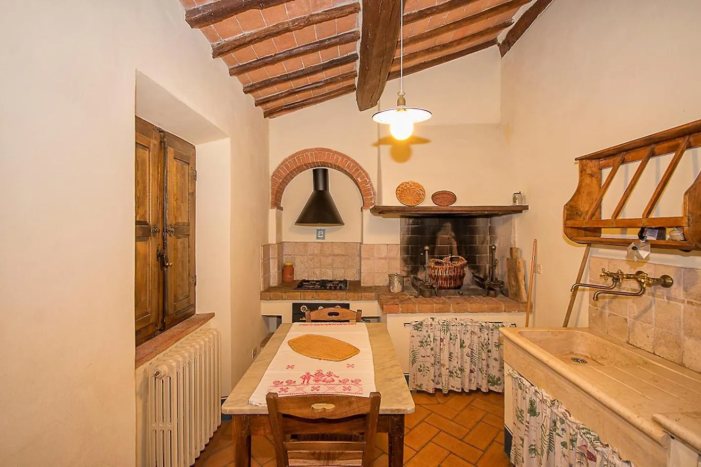 Agriturismo Le Sorbelle D'Orcia Con Piscina Pienza