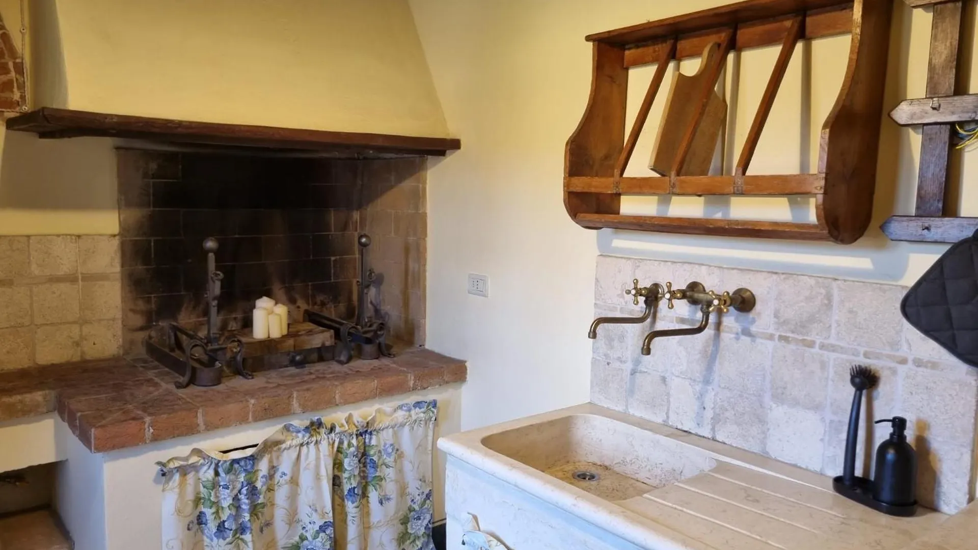 Farm stay Agriturismo Le Sorbelle D'Orcia Con Piscina Pienza