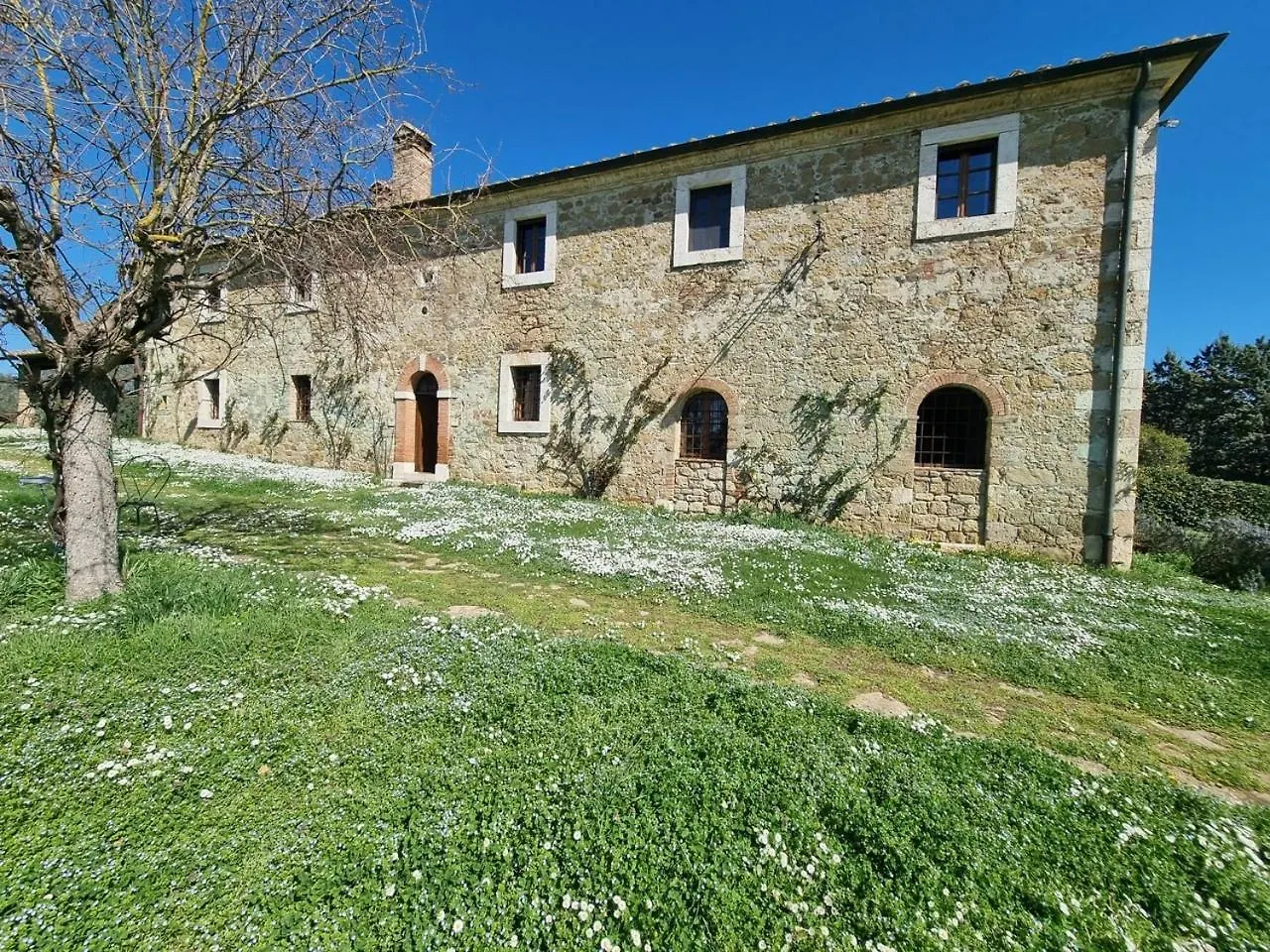 Agriturismo Le Sorbelle D'Orcia Con Piscina Pienza