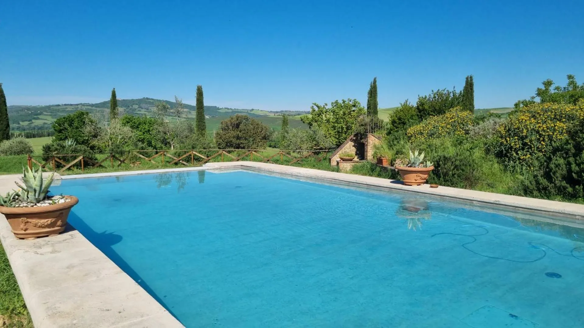 Agriturismo Le Sorbelle D'Orcia Con Piscina 皮恩扎 0*,